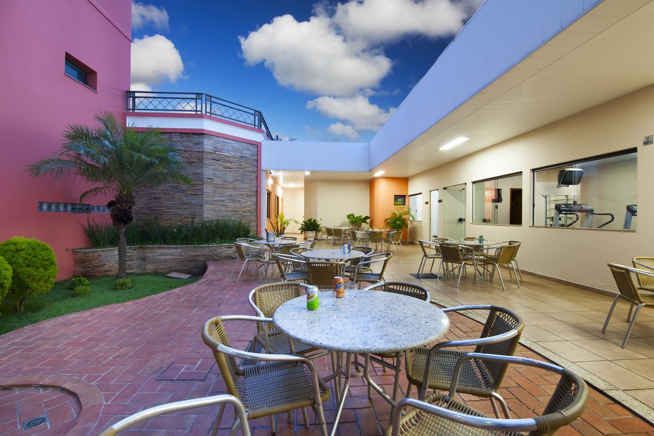 Carlton Plaza Hotel Uberlândia Exterior foto